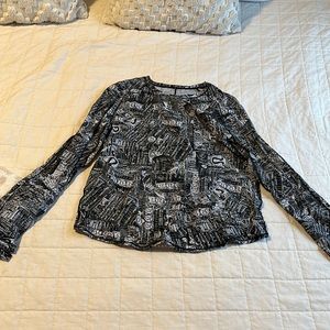 Lululemon long sleeve workout too